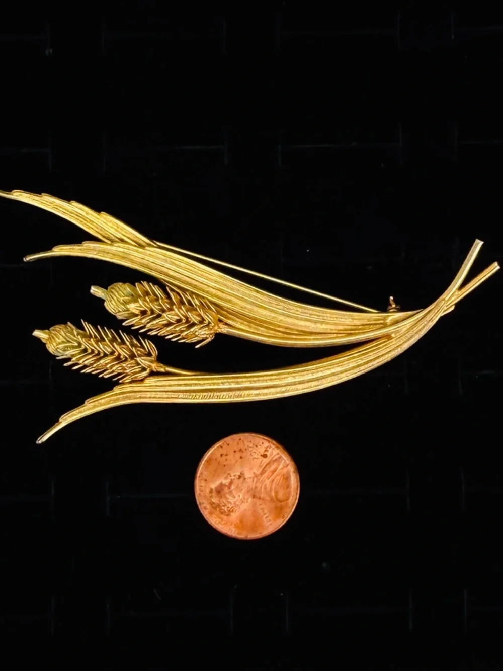 Vintage Aged Goldtone 3-D Wheat Spray Brooch Botanical Vintage Style